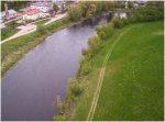 Foto: wijąca się rzeka Narew u podnóża wzgórza Łomży - ujęcie wykonane na wysokości około 50 m