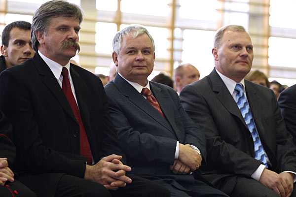 Wicemarszałek Krzysztof Putra, prezydent RP Lech Kaczyński, poseł Lech Antoni Kołakowski