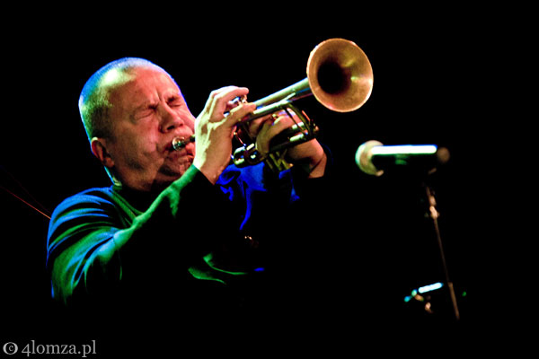 KRZYSZTOF POPEK INTERNAIONAL QUINTET: Piotr Wojtasik - trąbka, flugelhorn