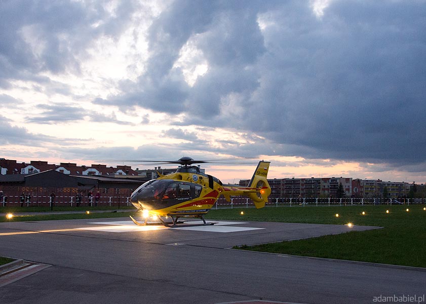 Lądowisko przy Szpitalu Wojewódzkim w Łomży - LPR Eurocopter EC-135P-2 - fot. Adam Babiel 4.05.2013