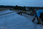 Foto: Leopoldowo, zerwany dach na chlewni