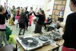 Foto: Taneczny finał ferii w bibliotece z DJ-ami
