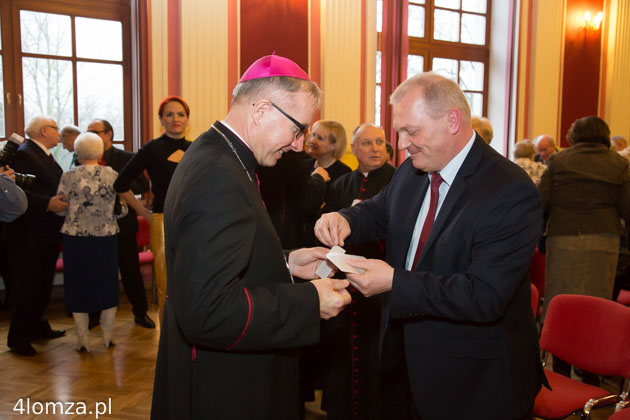 Biskup łomżyński Janusz Stepnowski i poseł RP Lech Antoni Kołakowski