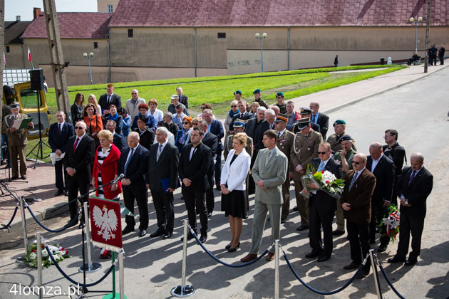 Goście na uroczystości odsłonięcia tablicy ku czci Józefa Piłsudskiego