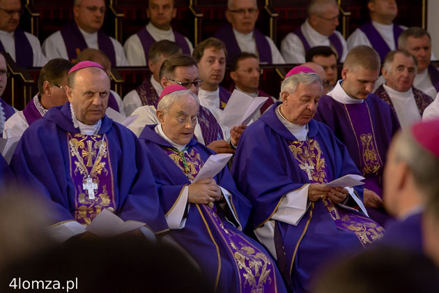 Biskup Tadeusz Pikus, arcybiskup Henryk Hoser, arcybiskup Juliusz Paetz