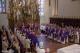 Arcybiskupi, biskupi i księża podczas uroczystej Mszy Świętej w intencji zmarłego