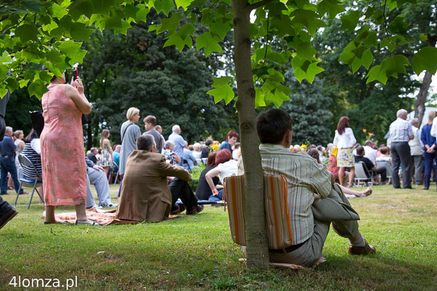 Muzyczny piknik w parku w Drozdowie