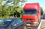 Skradziony w gminie Śniadowo ciągnik rolniczy był przewożony ciężarówką w kierunku centrum Polski (fot. KWP Białystok)
