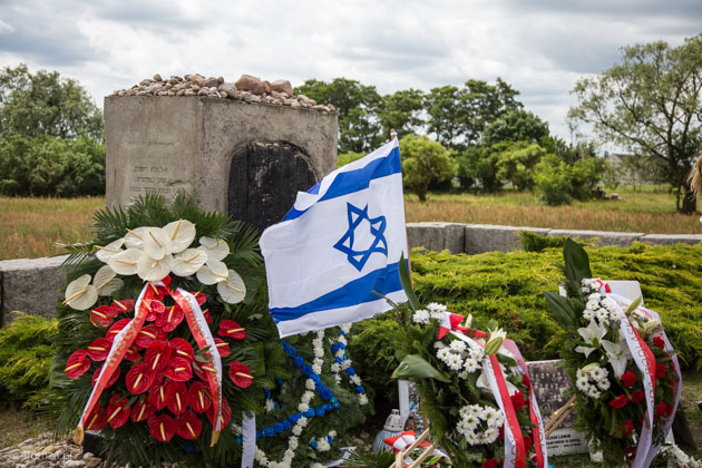 Pomnik Żydów spalonych w Jedwabnem