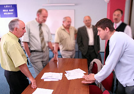 Zbigniew Lipski i Jerzy Engel (jr) podczas sesji Rady Miasta 28.06.2006