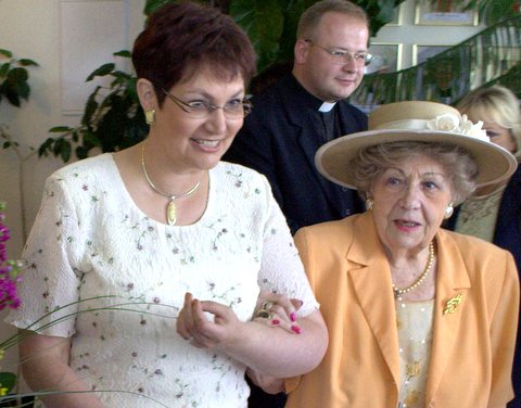 Św. Pamięci : Anna Dąbrowska i Hanka Bielicka podczas otwarcia Saloniku 8 czerwca 2005r.