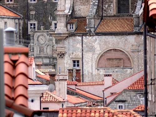 Dachy starego miasta w Dubrovniku.