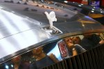 Foto: kryształowa figurka na masce Rolls-Royce