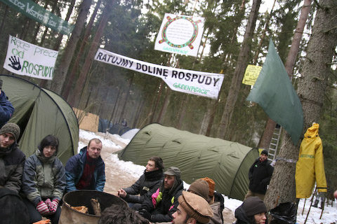  Foto: Ekolodzy opuszczają obóz w Dolinie Rospudy