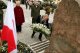 składanie kwiatów przez Prezydenta Jerzego Brzezińskiego i przedstawicieli ratusza