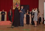 Ks. bp Stanisław Stefanek gratulował aktywności założycielowi Ruchu Gloriosa Trinita ks. Andrzejowi Święcińskiemu