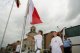 Julia Żygunowicz wciąga biało-czerwoną flagę na maszt