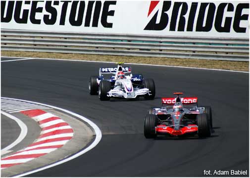 F. Alonso (McLaren ) i R. Kubica (BMW) - fot. Adam Babiel