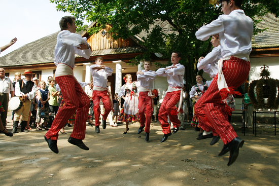 taniec gości z Uzbekistanu