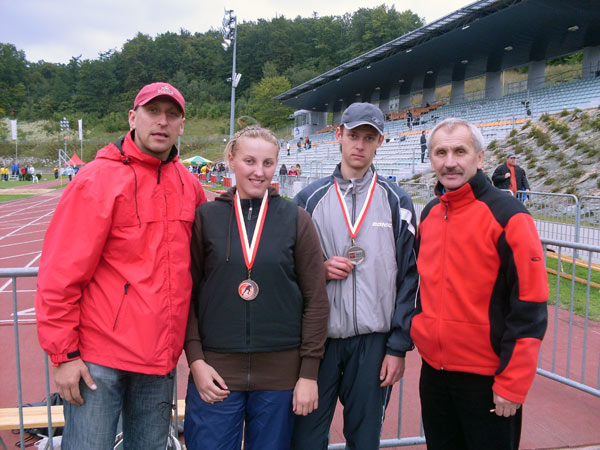 od lewej: trener Wojciech Błachnio, Justyna Ormanowska, Adrian Góralczyk i trener Jan Kotowski