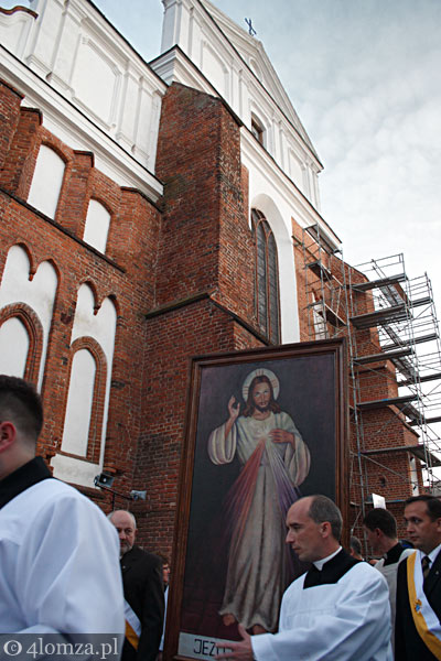 Obraz Jezusa Miłosiernego procesyjnie przeniesiono z Katedry do Sanktuarium Miłosierdzia Bożego