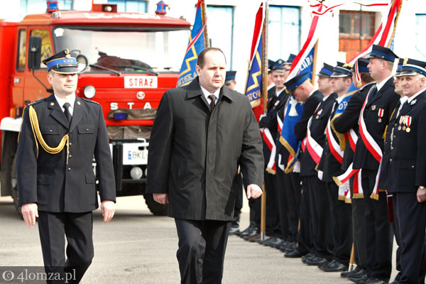 Wiceminister MSWiA Zbigniew Sosnowski wizytuje strażaków w Stawiskach