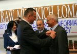 Podczas sesji, wicewojewoda podlaski Wojciech Dzierzgowski, odznaczył „złotymi medalami za zasługę” Antoniego Chojnowskiego i Zbigniewa Kalinowskiego. 