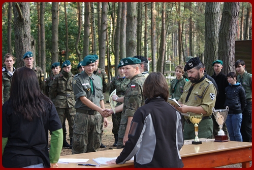Wręczenie pucharu od Wojewódzkiego Sztabu Wojskowego w Białymstoku.