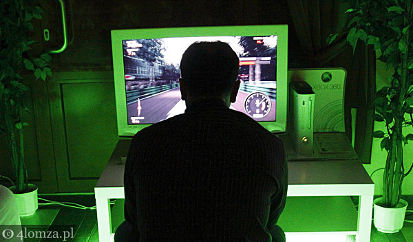  Foto: Komputerowe gry mogą być niebezpieczne... i to dosłownie