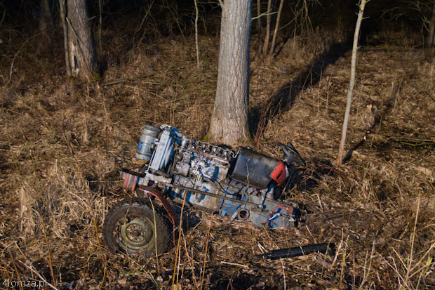 29.03.2010 Droga 64 okolice Wizny kierowca osobowego VW Polo uderzył w nieoświetlony ciągnik rolniczy a następnie ciężarówkę. Zginął. 