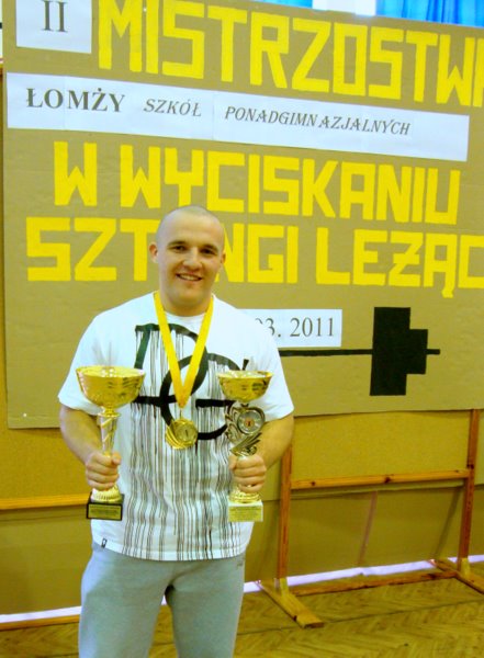 Daniel Kotyński najsilniejszy zawodnik Mistrzostw Łomży Szkół Ponadgimnazjalnych w Wyciskaniu Sztangi Leżąc