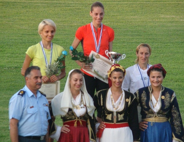 Justyna Korytkowska na drugim stopniu podium.