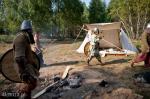 Foto: Mongołowie idą plądrować osadę