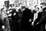 Foto: 22.10.2011 Łomża, pogrzeb zamordowanego byłego wiceprezydenta Krzysztofa Choińskiego n/z rodzina zamordowanego. Ta tragedia wstrząsnęła miastem.