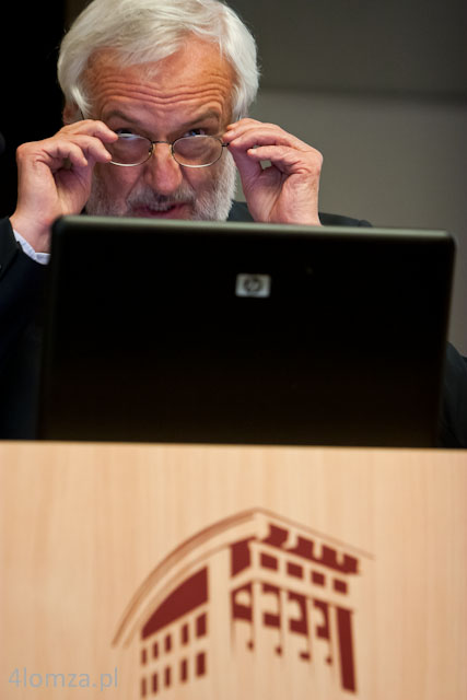 Prof. Romuald Kotowski (PWSIiP)
