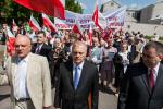 Foto: Wiesław Grzymała i poseł Lech Antoni Kołakowski na czele marszu