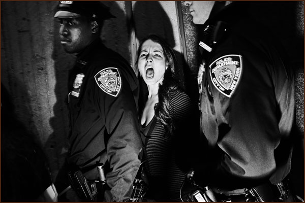 Tomasz Lazar (Freelancer)
Zatrzymanie manifestantów w Harlemie (Nowy Jork, USA) podczas demonstracji przeciwko agresji policji oraz nierównościom w zarobkach.
Nowy Jork (USA), 16 czerwca 2011 r.