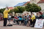 Foto: Stary Rynek, koncert Międzynarodowej Młodzieżowej Orkiestry Dętej „Wersalinka” i pokazy mażoretek