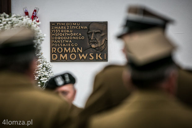 Drozdowo, tablica poświęcona Romanowi Dmowskiemu