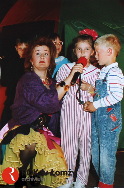 29.05.1993 Występ Majki Jeżowskiej i Rudiego Szuberta w programie artystycznym dla dzieci.