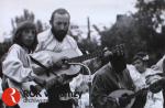 Foto: 02-10.06.1973 Święto Kultury Staropolskiej i imprezy towarzyszące: przekazanie kluczy do miasta parze królewskiej przez Przewodniczącego Miejskiej Rady Narodowej J.Kosińskiego, korowód staropolski, występy zespołu cygańskiego działającego przy PDK w Łomży, koncert Zespołu „Łomża”, eliminacje środowiskowe Konkursu Poezji i Prozy Staropolskiej, wystawa „Łomża dawniej i dziś”, kiermasz książek, koncert Kapeli Regionalnej z Nowogrodu w parku miejskim, występ Zespołu „Łysozianie” na muszli przy ul. Zjazd, Turniej Muzyki Dawnej.