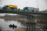 Foto: Z mostu w Łomży skoczył 27-latek z Grajewa