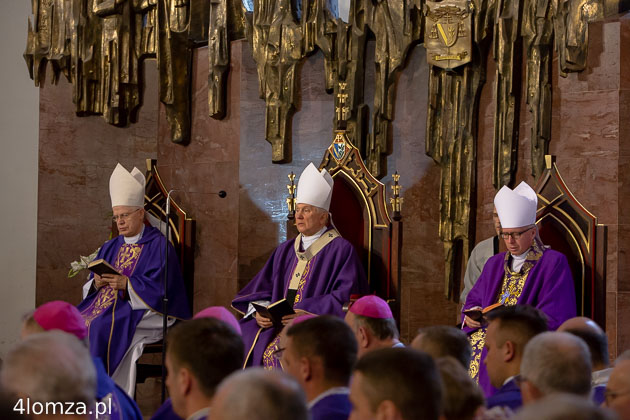Arcybiskup Józef Michalik, arcybiskup Edward Ozorowski i biskup Janusz Stepnowski