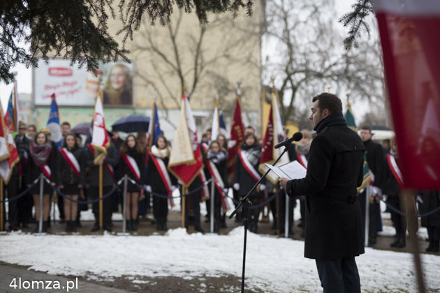 Uroczystości pod pomnikiem bohaterów walk o wolność i niepodległość Polski w latach 1939 – 56
