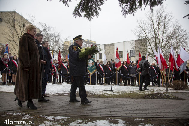 Uroczystości pod pomnikiem bohaterów walk o wolność i niepodległość Polski w latach 1939 – 56