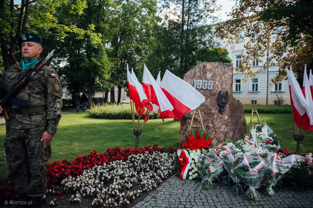 Pomnik żołnierzy 33 Pułku Piechoty w Łomży