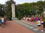 Foto: Turniej  „Polskie Termopile” rozpoczął się od złożenia kwiatów pod pomnikiem Obrońców Wizny