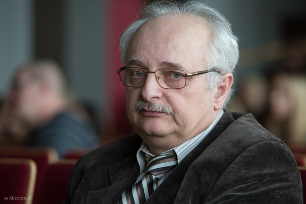 Dr Tadeusz Kowalewski, kierownik zakładu badań społecznych w PWSIiP