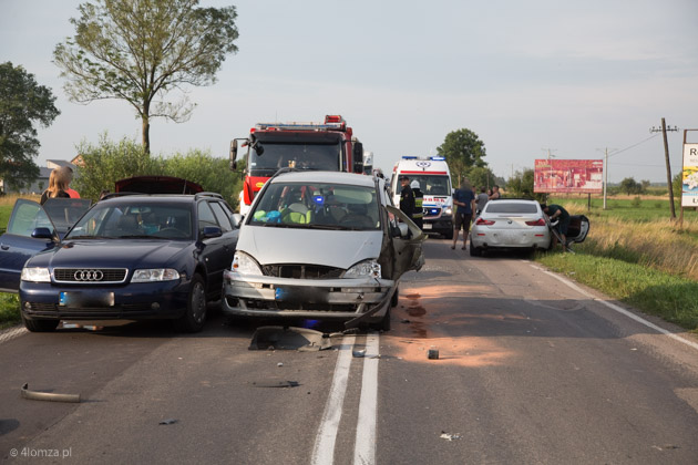 Zderzenie 4 aut na drodze 677 w okolicy wsi Konopki Młode
