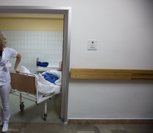  Foto: Czy szpital w Łomży wyrzuci łóżka z powodu pielęgniarek...?